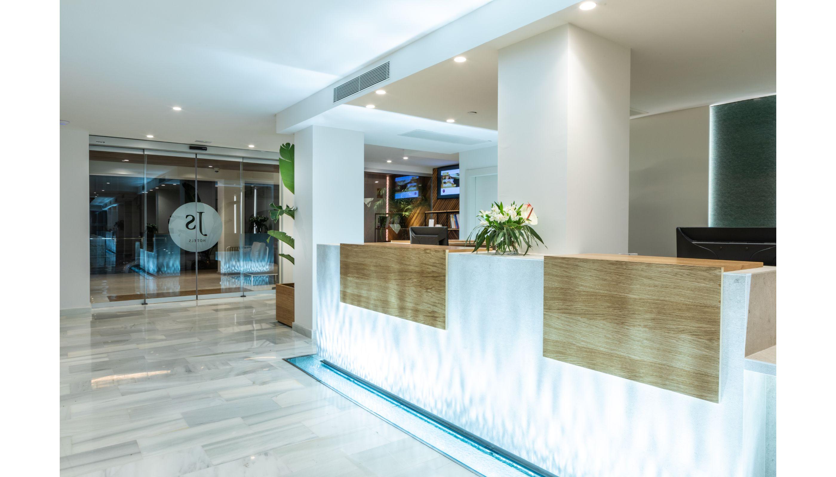 Hotel Js Yate